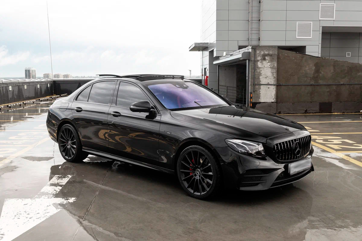 Аренда Mercedes E-klasse AMG